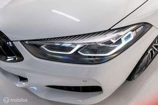 BMW 8 Serie 840i xDrive High Executive M Pakket | airscarf | lage km stand | Parelmoer wit |