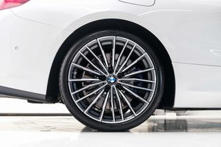 BMW 8 Serie 840i xDrive High Executive M Pakket | airscarf | lage km stand | Parelmoer wit |