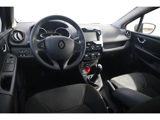 Renault Clio 1.5 dCi ECO Expression Trekhaak Navigatie Airco Cruise PDC Bluetooth DB Riem is v.v.