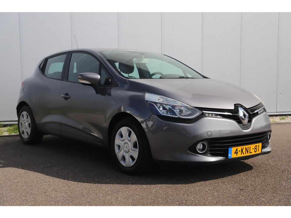 Renault Clio 1.5 dCi ECO Expression Trekhaak Navigatie Airco Cruise PDC Bluetooth DB Riem is v.v.