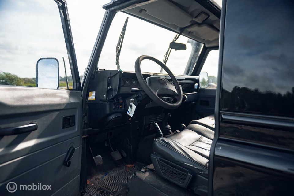 Land Rover Defender Td5 90" Hard Top | Snorkel | Grijs kent.