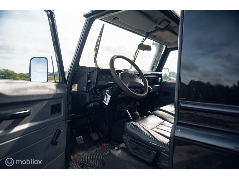 Land Rover Defender Td5 90" Hard Top | Snorkel | Grijs kent.