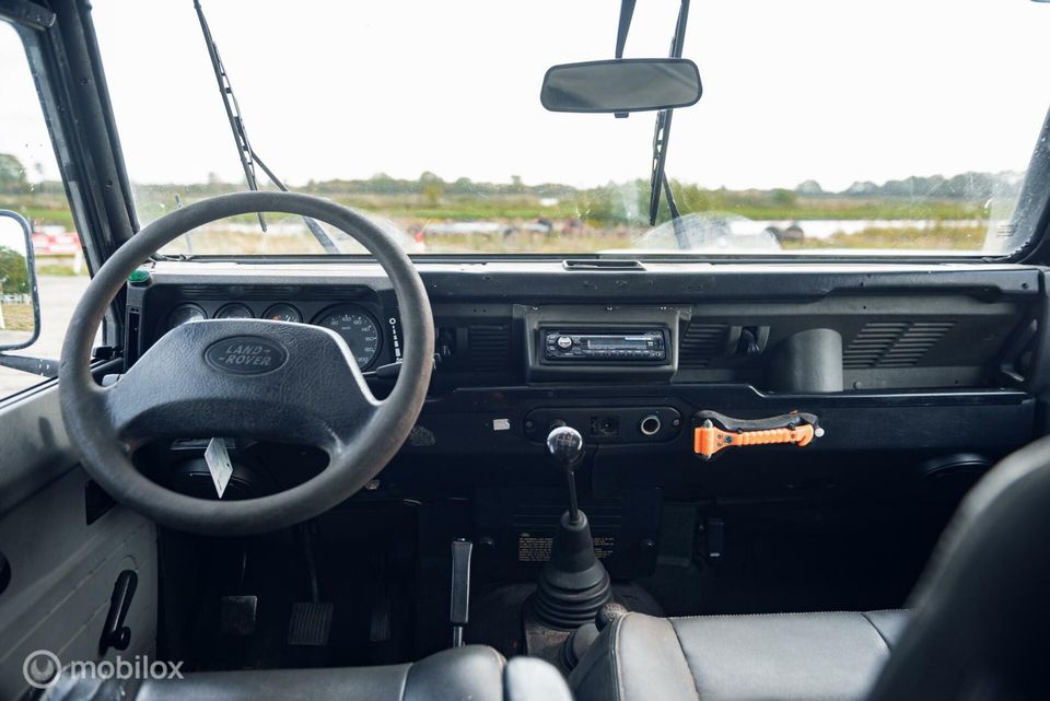 Land Rover Defender Td5 90" Hard Top | Snorkel | Grijs kent.