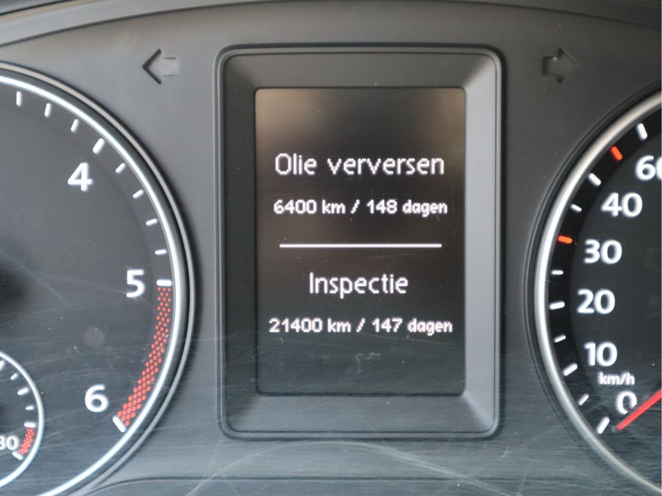 Volkswagen Transporter 2.0 TDI 141pk - Navi - 2,5t KG Trekhaak - 3 Zits