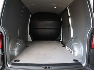 Volkswagen Transporter 2.0 TDI 141pk - Navi - 2,5t KG Trekhaak - 3 Zits