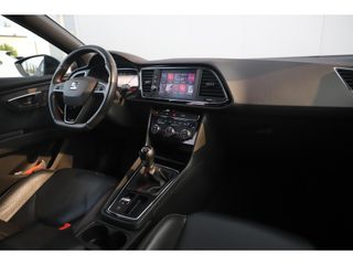 SEAT Leon 1.5 TSI FR Business Intense 131PK Panoramadak Virtual Cockpit Sfeerverlichting Leder Navigatie 18 inch Carplay Android Cruise Stoelverwarming Keyless