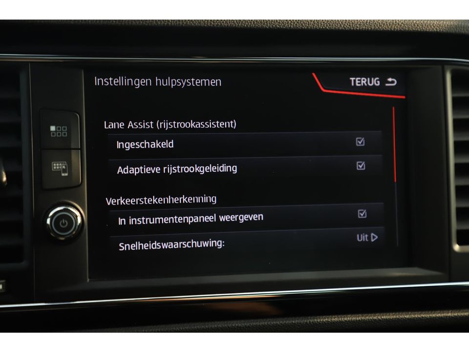 SEAT Leon 1.5 TSI FR Business Intense 131PK Panoramadak Virtual Cockpit Sfeerverlichting Leder Navigatie 18 inch Carplay Android Cruise Stoelverwarming Keyless