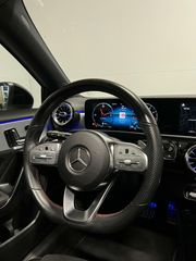 Mercedes-Benz A-Klasse 180 AMG Pano Sfeer Camera Night pakket