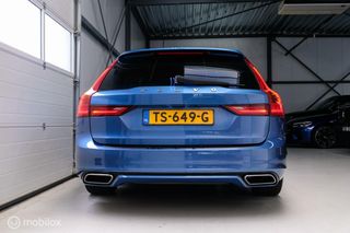 Volvo V90 2.0 D3 R-Design | Bursting Blue | B&W audio | Trekhaak | Leder | HUD | Panorama |