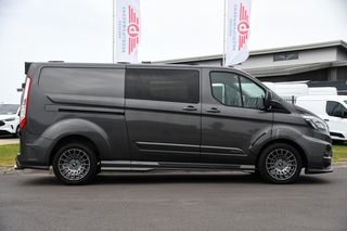 Ford Transit Custom 320 2.0 TDCI DC L2H1 MS-RT Adaptieve Cruise, Camera, 185PK, Carplay, Multimedia, Trekhaak, Automaat, 2 x Schuifdeur, UNIEK!