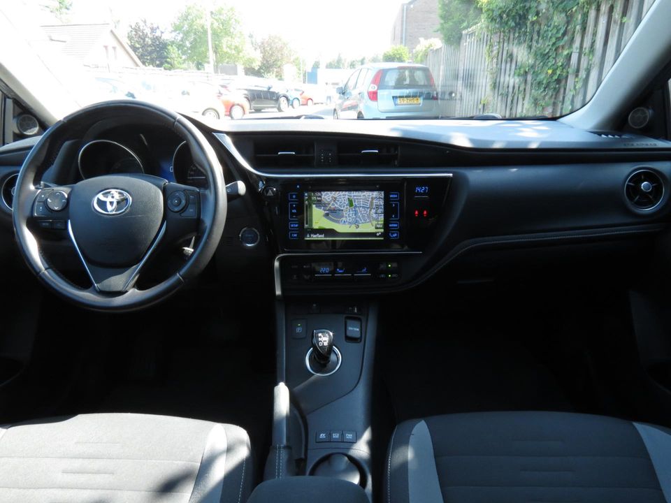 Toyota Auris Touring Sports 1.8 Hybrid Lease NIEUWE MODEL | PANORAMADAK | NAVI | DAB+ | CAMERA | ORG NEDERLANDS | CLIMA-AIRCO |