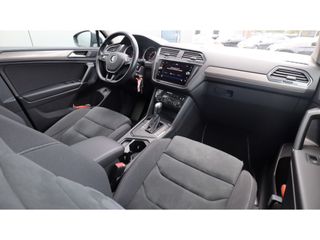 Volkswagen Tiguan Allspace 1.5 TSI CL | 7 Persoons | 19 inch R line | Panoramadak | Mooi