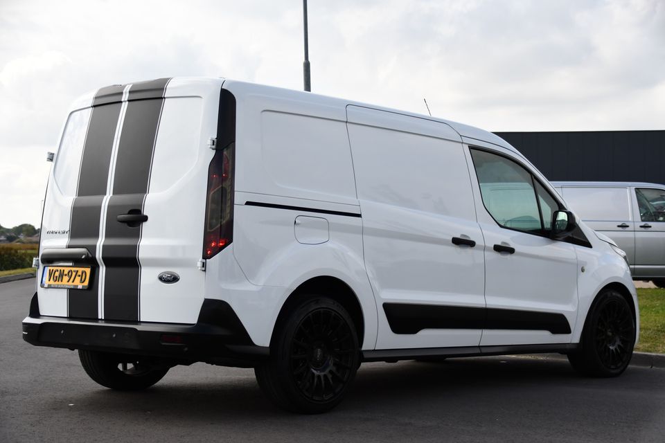 Ford Transit Connect 1.5 EcoBlue L2 Black & White Edition Camera, Carplay, 120PK, Multimedia, Airco, Trekhaak, VERKOCHT...Gefeliciteerd PUNT.!