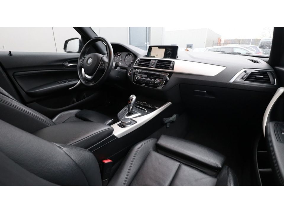 BMW 1-serie 116d Corp. L. Exec. | Led | Media | Sport | Leder | Digi cockpit