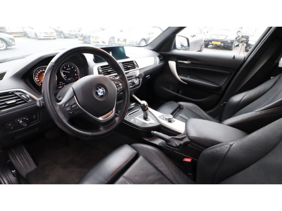 BMW 1-serie 116d Corp. L. Exec. | Led | Media | Sport | Leder | Digi cockpit