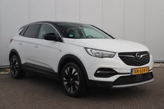 Opel Grandland X 1.2 Turbo Business Executive 131PK Automaat Keyless Comfortstoelen 18 inch LMV Navigatie Carplay Android Clima Cruise PDC Lane Assist