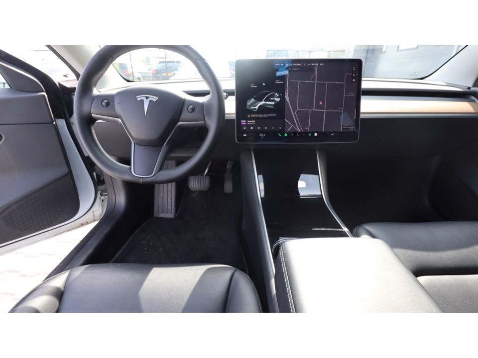 Tesla Model 3 Stnd.RWD Plus 60 kWh | Mooie nette Tesla | Auto pilot