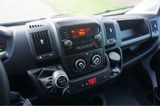 Peugeot Boxer 35 2.2 HDI 140PK L4 Bakwagen Airco, Cruise, Bluetooth, Dhollandia Laadklep!! NR. 959