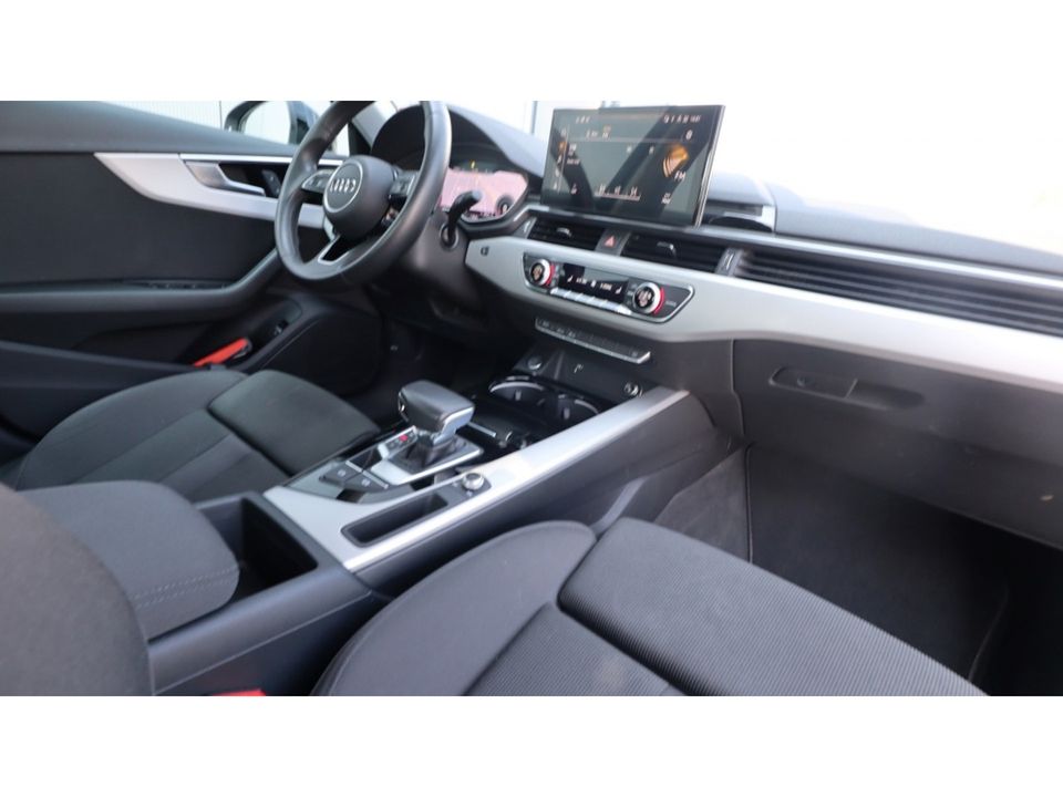 Audi A4 Limousine 35 TFSI L. ed. | Sport | 2.0 15PK | Digi cockpit | Media Nwe typ