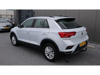 Volkswagen T-Roc 1.5 TSI Style | Apple Android | Led | Trekhaak | PDC | Nav