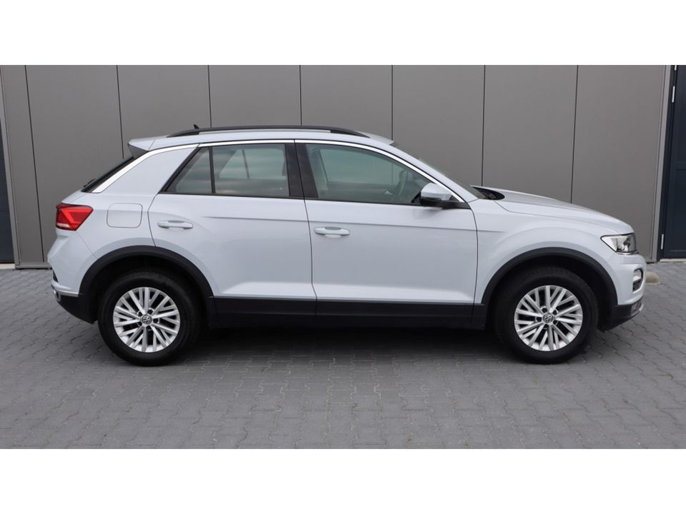 Volkswagen T-Roc 1.5 TSI Style | Apple Android | Led | Trekhaak | PDC | Nav