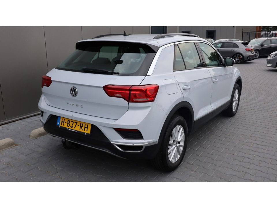 Volkswagen T-Roc 1.5 TSI Style | Apple Android | Led | Trekhaak | PDC | Nav