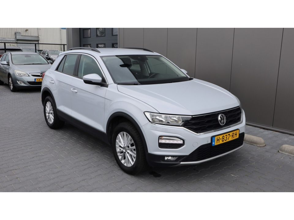 Volkswagen T-Roc 1.5 TSI Style | Apple Android | Led | Trekhaak | PDC | Nav