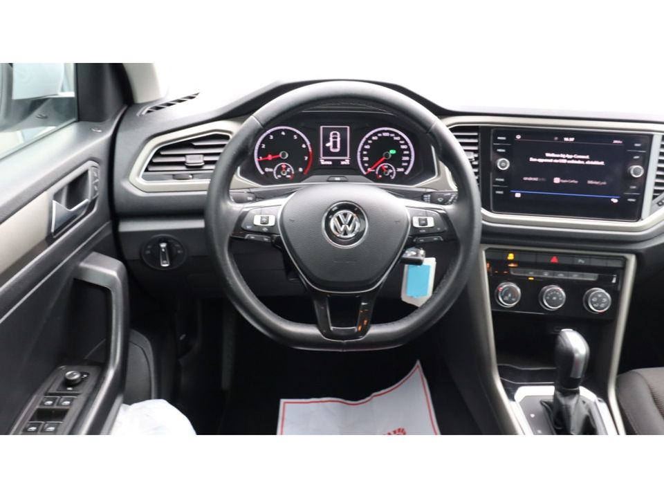 Volkswagen T-Roc 1.5 TSI Style | Apple Android | Led | Trekhaak | PDC | Nav