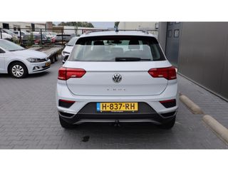 Volkswagen T-Roc 1.5 TSI Style | Apple Android | Led | Trekhaak | PDC | Nav