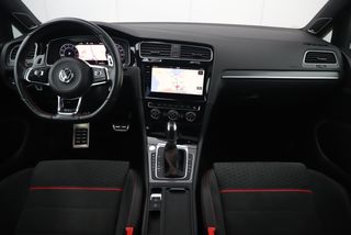 Volkswagen Golf 2.0 TSI GTI Performance 245PK Panoramadak Virtual Alcantara 18 inch Pretoria Dynaudio DCC ACC Keyless Standkachel Navigatie Stoelverwarming Camera Carplay Android Super onderhouden!