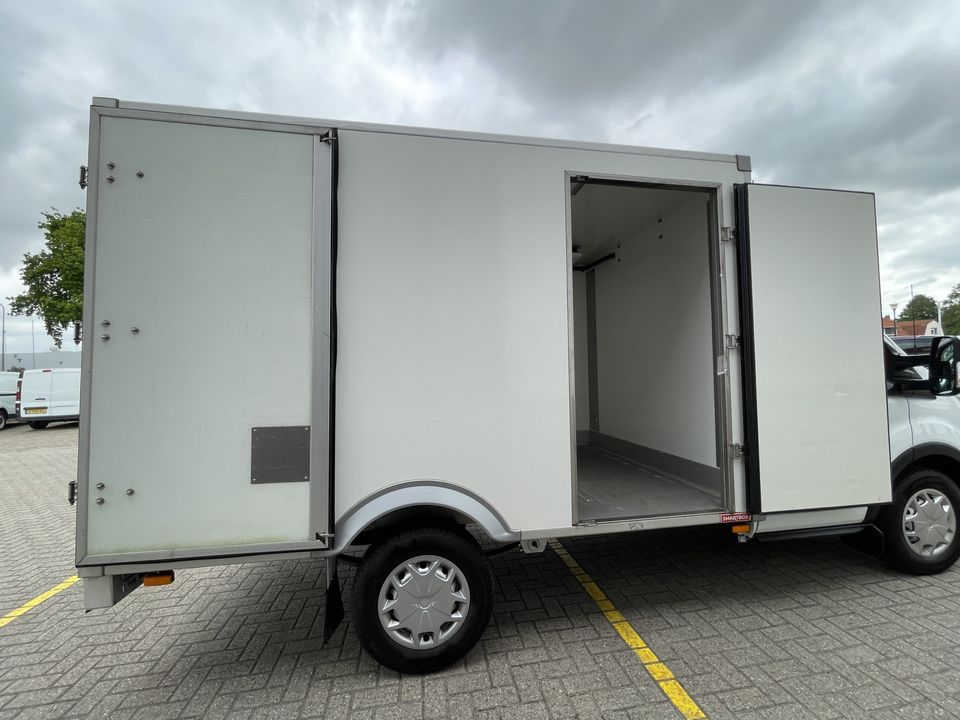 Ford Transit 2.0 TDCI 130pk automaat / smartbox bakwagen met Carrier 0 graden celsius koeling ! / lease vanaf € 638 / airco / cruise / navi / achteruit rijcamera / zijdeur