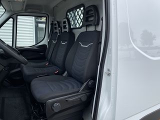 Iveco Daily 35S16 2.3 410 L4H2 / laadruimte 465 cm lang / rijklaar € 26.950 ex btw / lease vanaf € 444 / climate control / 270 graden deuren / parkeersensoren achter !