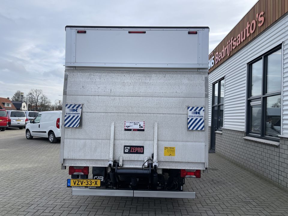 Iveco Daily 35S14H 2.3 140pk automaat / bakwagen met laadklep / rijklaar € 30.950 ex btw / lease vanaf € 554 / L 410 cm x B 210 cm x H 200 cm / cruise en climate control !