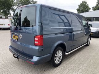 Volkswagen Transporter 2.0 TDI 150pk DSG automaat L2H1 Highline / vaste prijs rijklaar € 22.950 ex btw / lease vanaf € 410 / airco / cruise / navi / camera / trekhaak 2500 kg / pdc voor en achter !