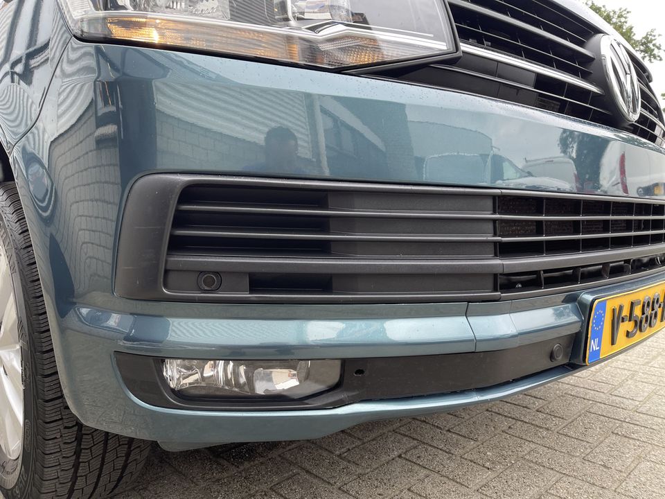 Volkswagen Transporter 2.0 TDI 150pk DSG automaat L2H1 Highline / vaste prijs rijklaar € 22.950 ex btw / lease vanaf € 410 / airco / cruise / navi / camera / trekhaak 2500 kg / pdc voor en achter !