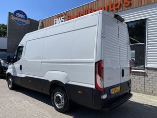 Iveco Daily 35S16V 2.3 160pk L2H2 / vaste prijs rijklaar € 27.950 ex btw / lease vanaf € 500 / airco / 270 graden achterdeuren / mag 3500 kg trekken / achteruit rijcamera