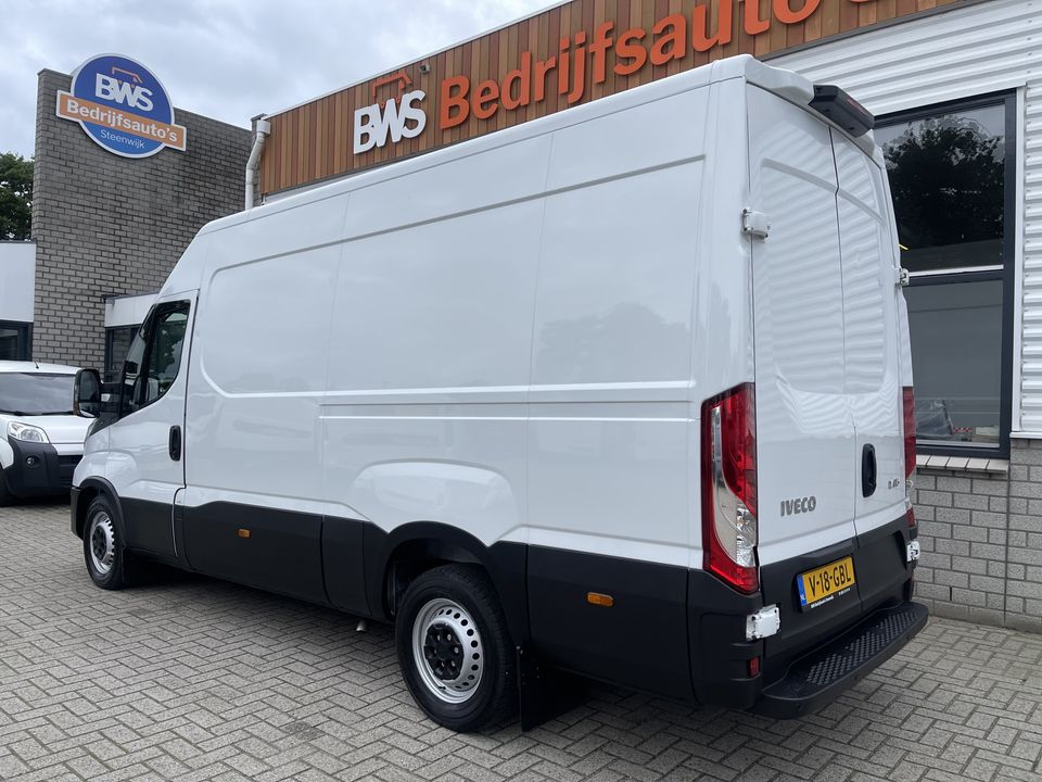 Iveco Daily 35S16V 2.3 L2H2 160pk / vaste prijs rijklaar € 27.950 ex btw / lease vanaf € 500 / climate control / mag 3500 kg trekken / 270 graden achterdeuren / euro 6 diesel !