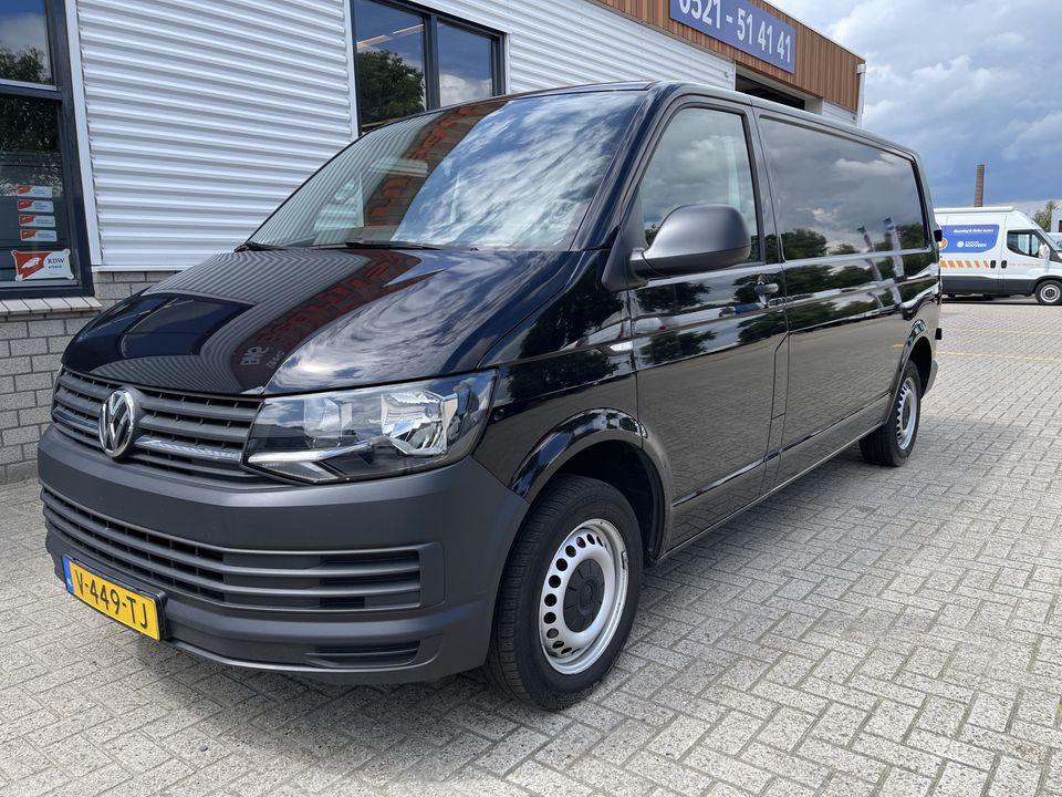 Volkswagen Transporter 2.0 TDI 150pk DSG automaat L2H1 Comfortline / vaste prijs rijklaar € 20.950 ex btw / lease vanaf € 375 / airco / cruise / navi / dichte achterdeuren / stoelverwarming !