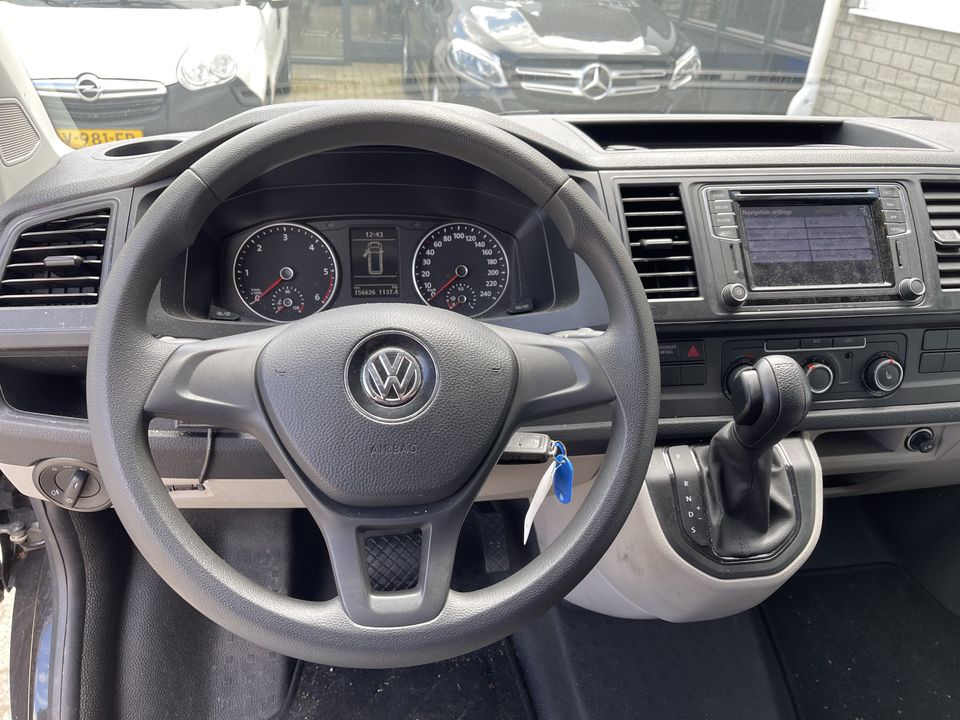 Volkswagen Transporter 2.0 TDI 150pk DSG automaat L2H1 Comfortline / vaste prijs rijklaar € 20.950 ex btw / lease vanaf € 375 / airco / cruise / navi / dichte achterdeuren / stoelverwarming !