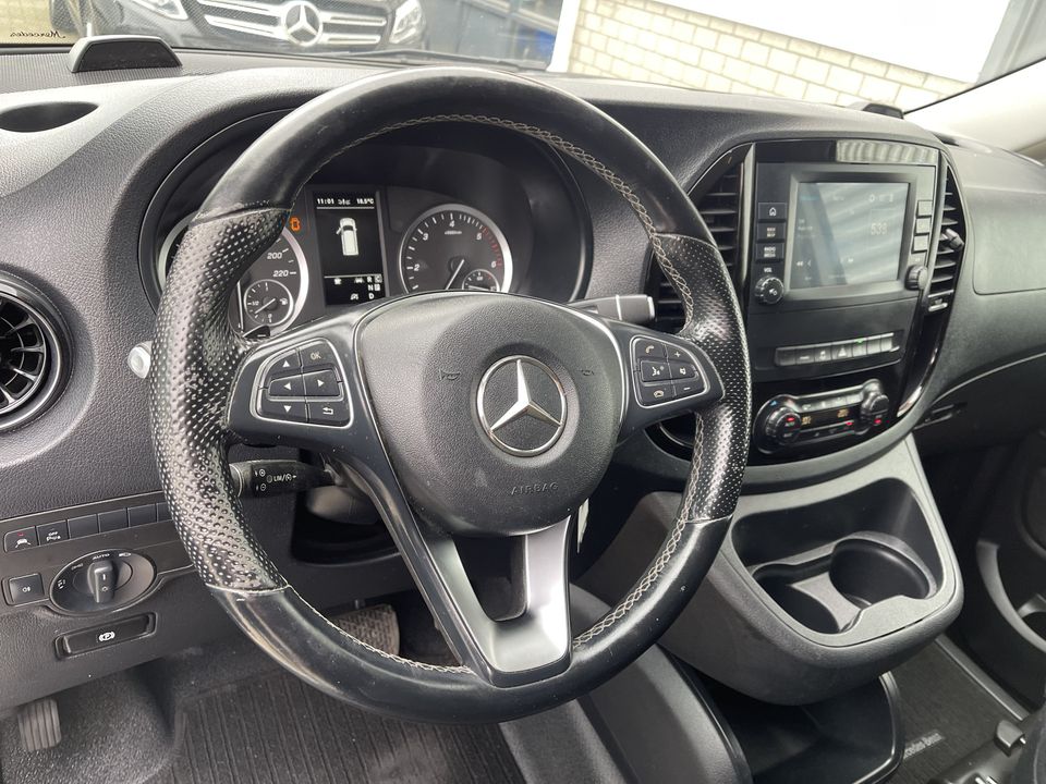 Mercedes-Benz Vito 114 CDI Lang L2H1 automaat / dubbele schuifdeur ! / lease vanaf € 393 / vaste prijs rijklaar € 21.950 ex btw / airco / cruise / navi / trekhaak / zilver metallic !