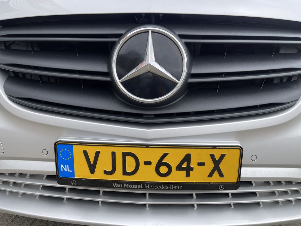 Mercedes-Benz Vito 114 CDI Lang L2H1 automaat / dubbele schuifdeur ! / lease vanaf € 393 / vaste prijs rijklaar € 21.950 ex btw / airco / cruise / navi / trekhaak / zilver metallic !