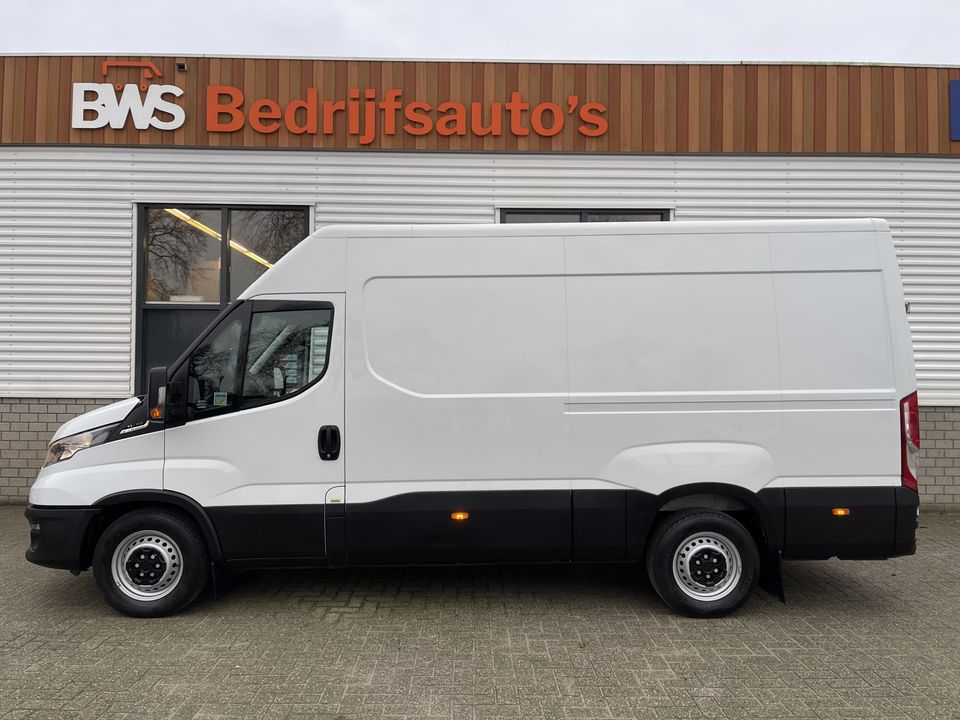 Iveco Daily 35S14V 2.3 automaat L2H2 / vaste prijs rijklaar € 27.950 ex btw / lease vanaf € 500 / cruise en climate control / mag 3500 kg trekken / standkachel / pdc achter !