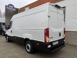 Iveco Daily 35S14V 2.3 automaat L2H2 / vaste prijs rijklaar € 27.950 ex btw / lease vanaf € 500 / cruise en climate control / mag 3500 kg trekken / standkachel / pdc achter !