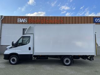 Iveco Daily 35S14 2.3 automaat / bakwagen met laadklep / vaste prijs rijklaar € 30.950 ex btw / lease vanaf € 554 / cruise en climate control / zijdeur / geveerde chauffeurs stoel !