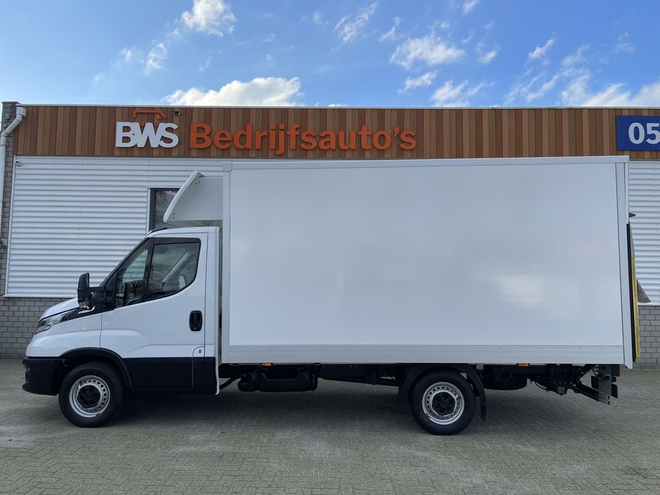 Iveco Daily 35S14 2.3 automaat / bakwagen met laadklep / vaste prijs rijklaar € 30.950 ex btw / lease vanaf € 554 / cruise en climate control / zijdeur / geveerde chauffeurs stoel !