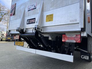 Iveco Daily 35S14 2.3 automaat / bakwagen met laadklep / vaste prijs rijklaar € 30.950 ex btw / lease vanaf € 554 / cruise en climate control / zijdeur / geveerde chauffeurs stoel !