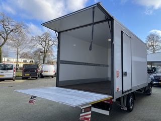 Iveco Daily 35S14 2.3 automaat / bakwagen met laadklep / vaste prijs rijklaar € 30.950 ex btw / lease vanaf € 554 / cruise en climate control / zijdeur / geveerde chauffeurs stoel !