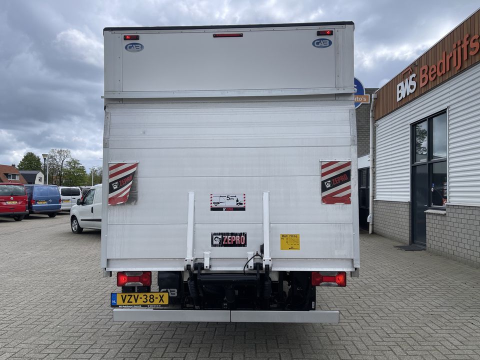 Iveco Daily 35S14 2.3 Himatic automaat 140pk / vaste prijs rijklaar € 30.950 ex btw / lease vanaf € 554 / cruise en climate control / 2 x comfort stoel / bakwagen met Zepro laadklep ! / 1110 kg netto laadvermogen / afmetingen lang 410 cm breed 210 cm hoog 200 cm