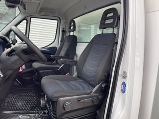 Iveco Daily 35S14 2.3 Himatic automaat 140pk / vaste prijs rijklaar € 30.950 ex btw / lease vanaf € 554 / cruise en climate control / 2 x comfort stoel / bakwagen met Zepro laadklep ! / 1110 kg netto laadvermogen / afmetingen lang 410 cm breed 210 cm hoog 200 cm