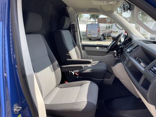 Volkswagen Transporter 2.0 TDI 102pk L1H1 Comfortline / vaste prijs rijklaar € 17.950 ex btw / lease vanaf € 329 / airco / cruise / navigatie / imperial / achterklep / parkpilot / 2 stoelen met armsteun !